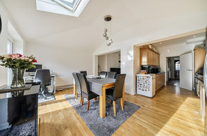 Kitchen breakfast room angle 1- click for photo gallery